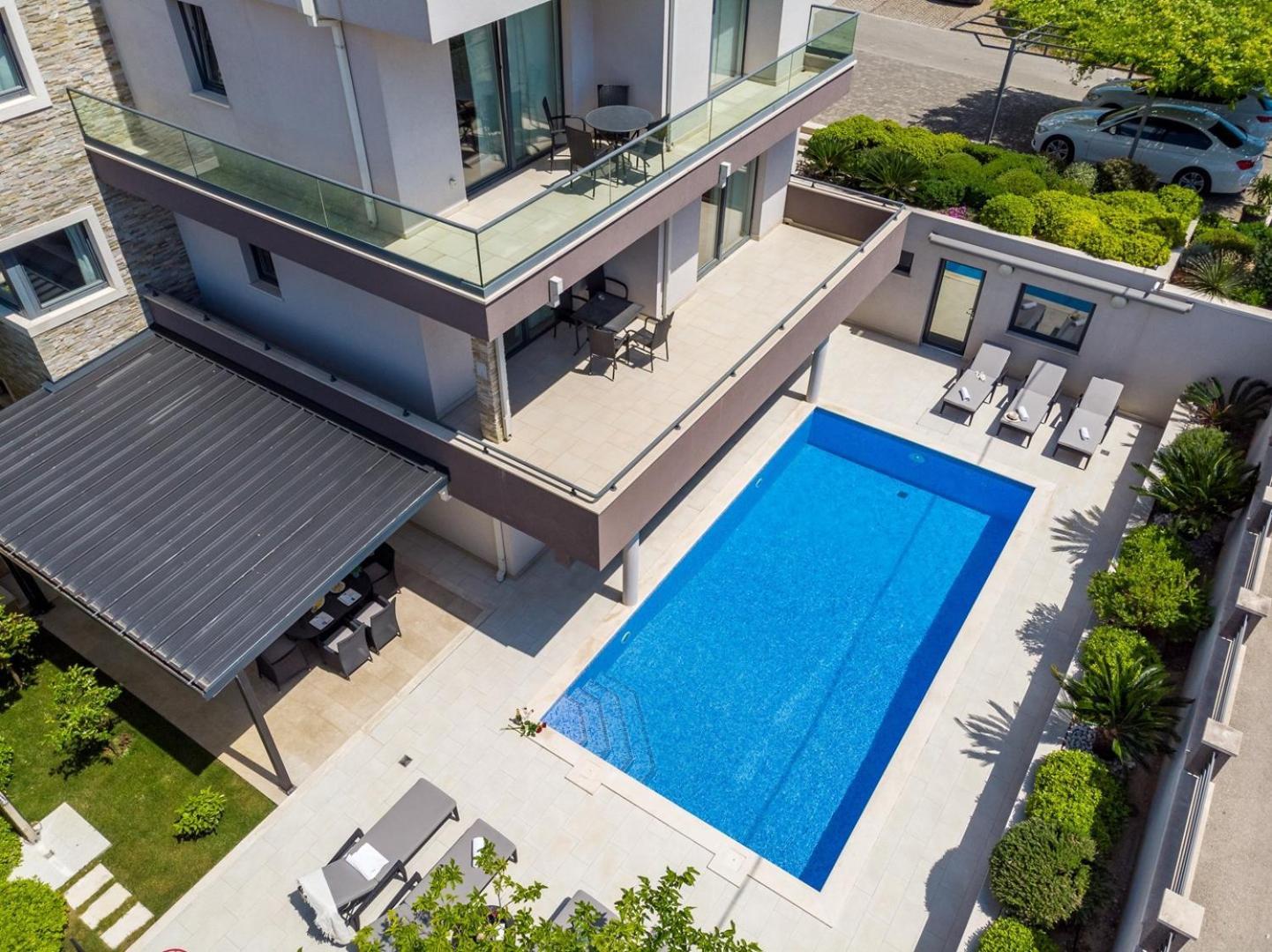 Luxury Villa Lucas With Heated Pool, Whirlpool, Sauna, 14 Pax Подстрана Экстерьер фото