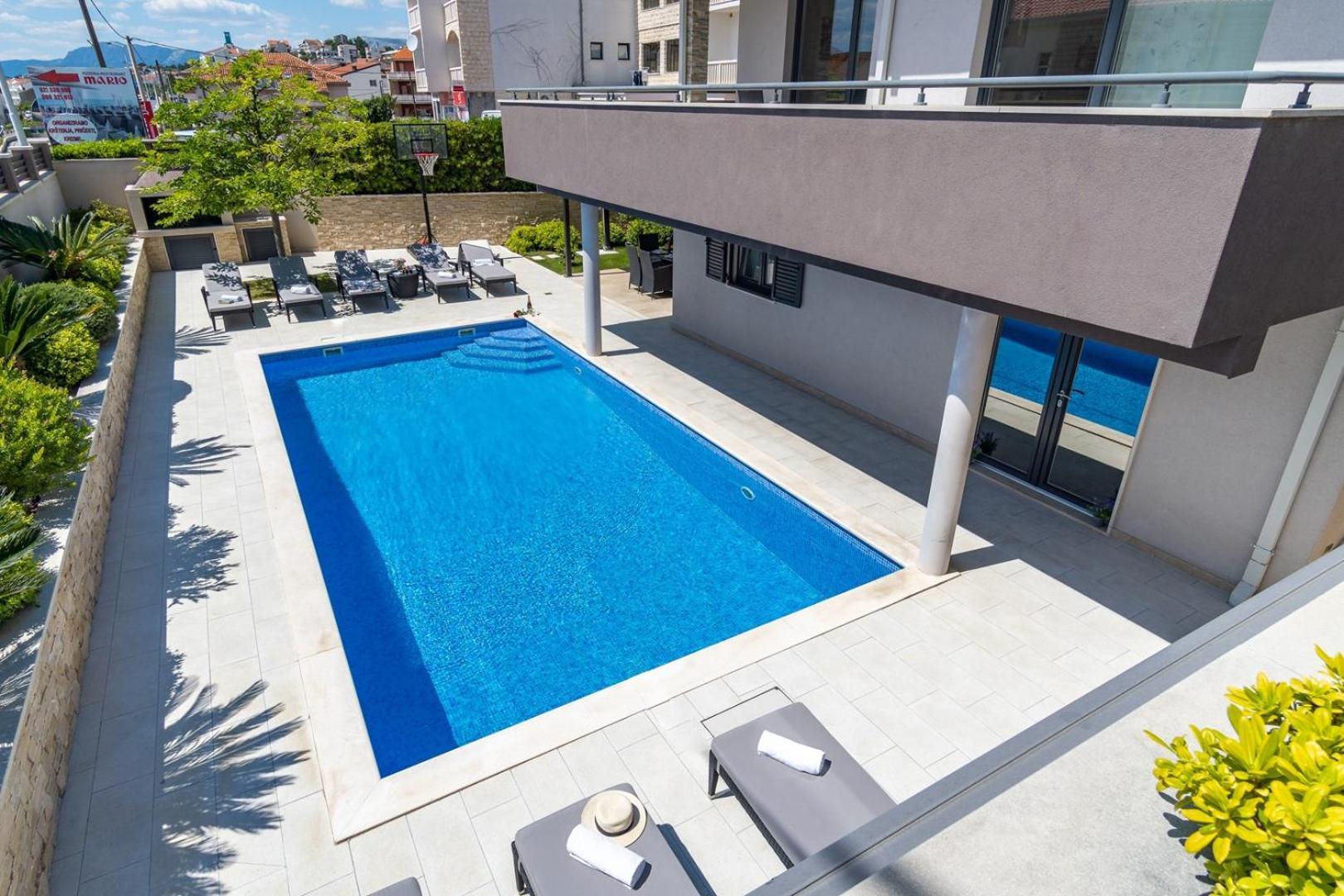 Luxury Villa Lucas With Heated Pool, Whirlpool, Sauna, 14 Pax Подстрана Экстерьер фото