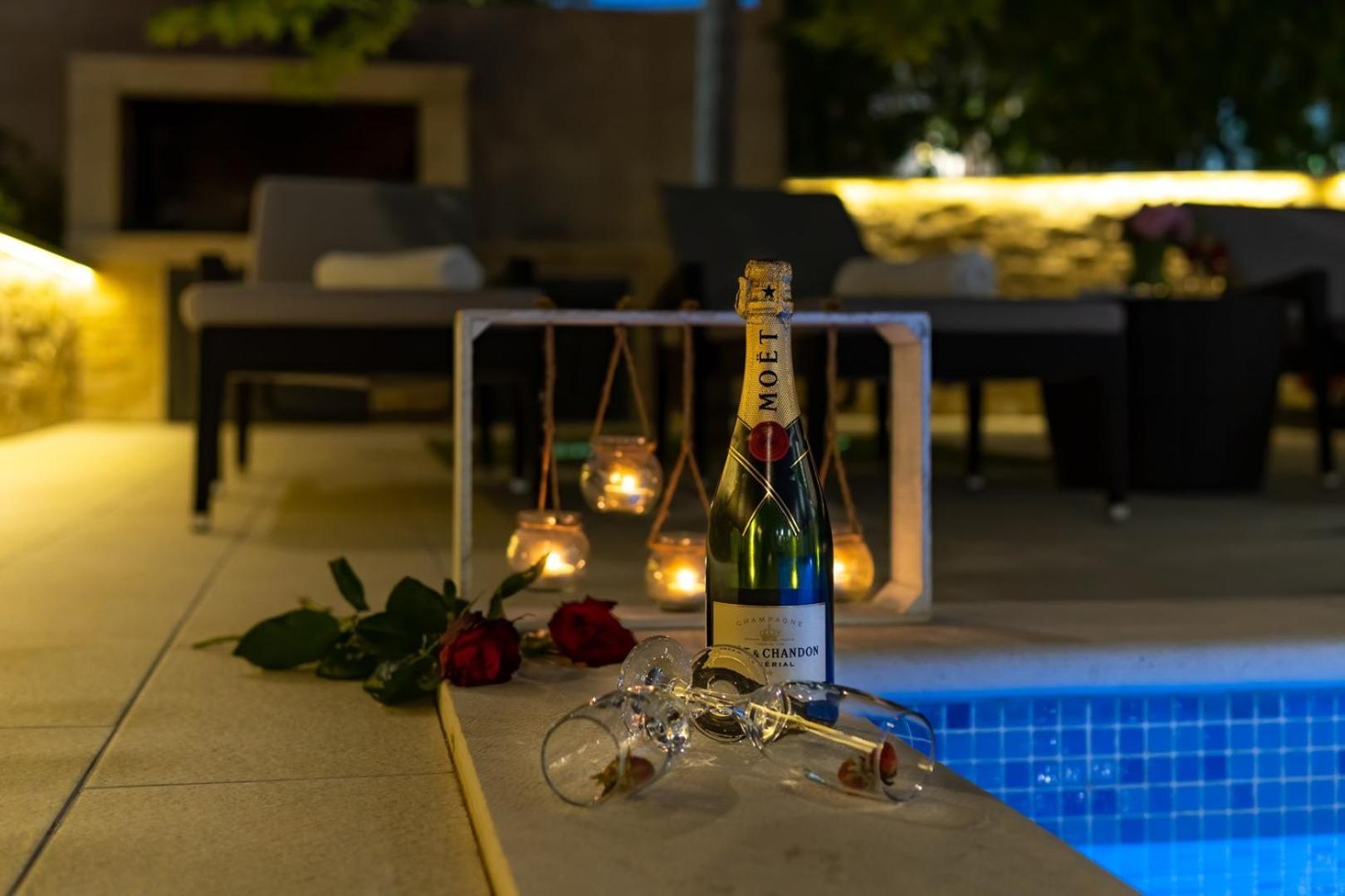 Luxury Villa Lucas With Heated Pool, Whirlpool, Sauna, 14 Pax Подстрана Экстерьер фото