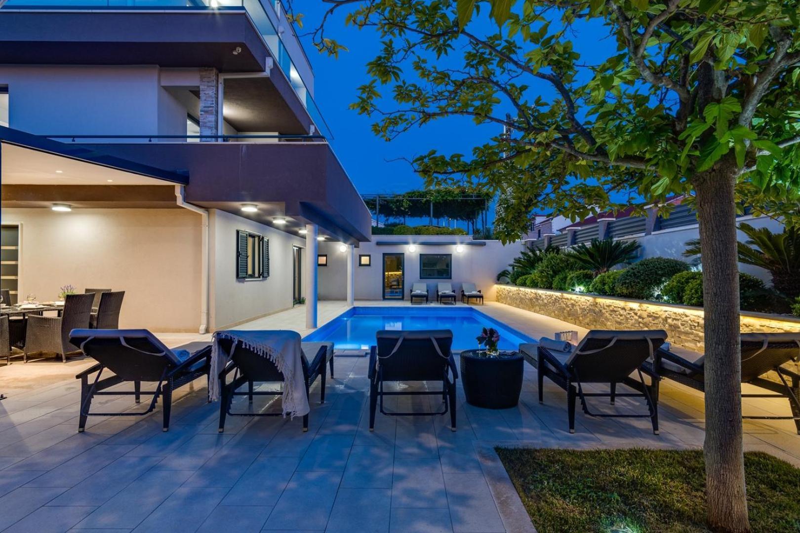 Luxury Villa Lucas With Heated Pool, Whirlpool, Sauna, 14 Pax Подстрана Экстерьер фото